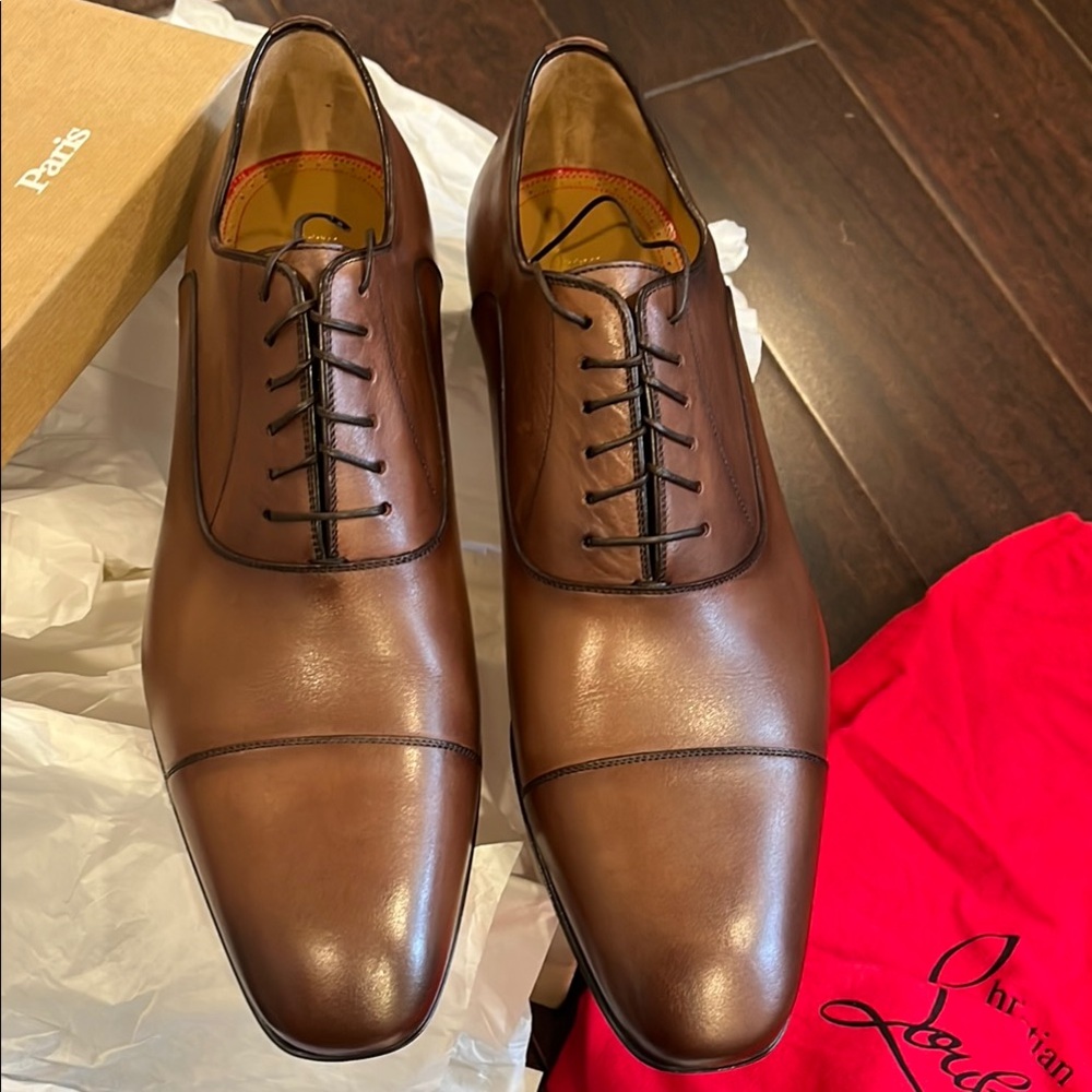 BRAND NEW NEVER WORN BROWN LEATHER MENS CHRISTIAN LOUBOUTIN 100% authentic